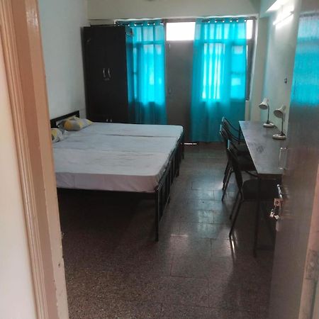 Abuzz Oxfordcaps Chanakya Hostel Solan Bagian luar foto