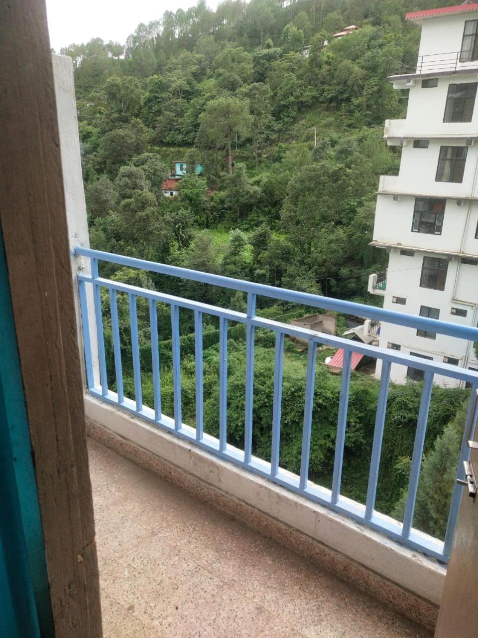 Abuzz Oxfordcaps Chanakya Hostel Solan Bagian luar foto