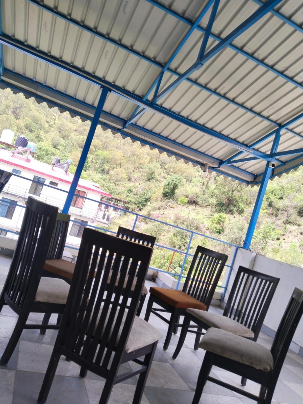 Abuzz Oxfordcaps Chanakya Hostel Solan Bagian luar foto